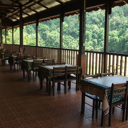 而连突 努沙假日村庄酒店 外观 照片