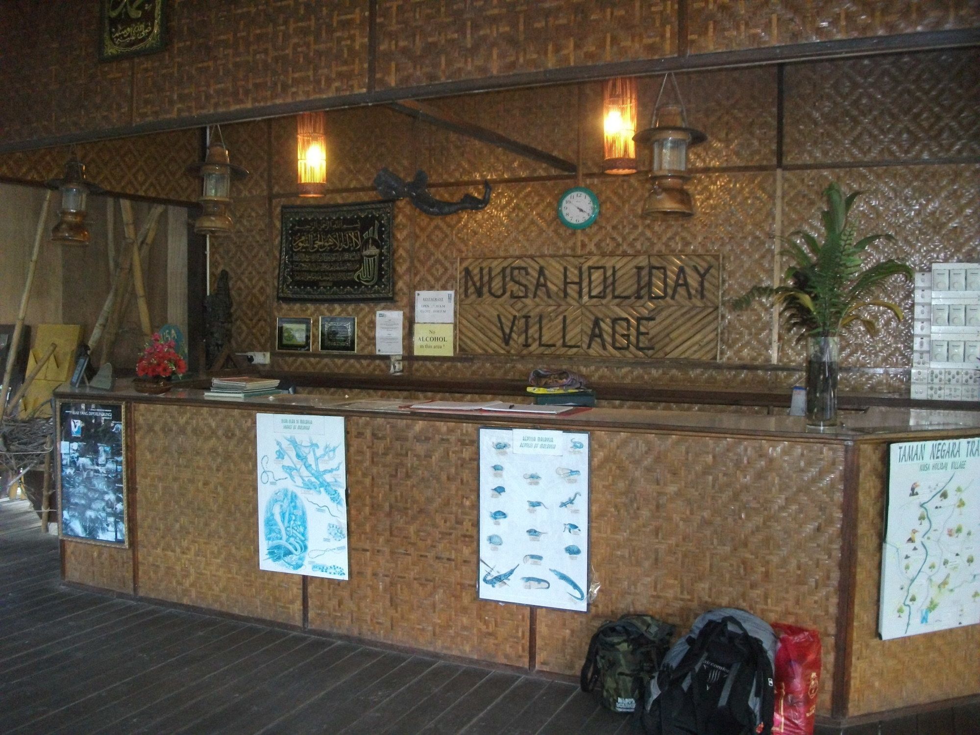 而连突 努沙假日村庄酒店 外观 照片